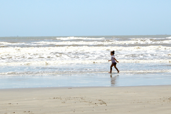 The Truth About Our Beach Vacation | Houston Moms Blog