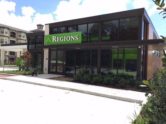 How Busy Moms Bank {...with Regions Bank!} | Houston Moms Blog