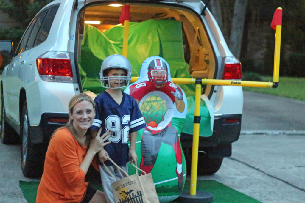How To Host a Trunk-or-Treat | Houston Moms Blog