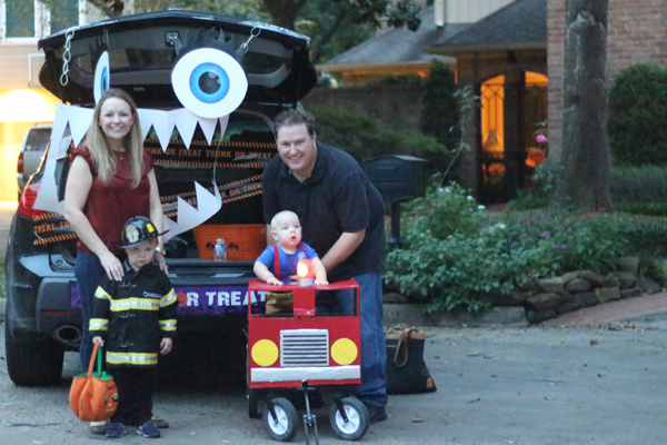 How To Host a Trunk-or-Treat | Houston Moms Blog