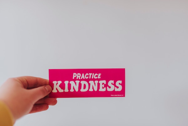 11 Easy Random Acts of Kindness for the Entire Family | Houston Moms Blog