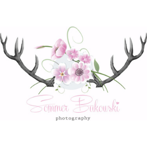 Logo: Sommer Bukowski Photography.