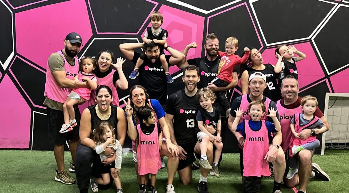 parents and kids in big group after mini sphere class