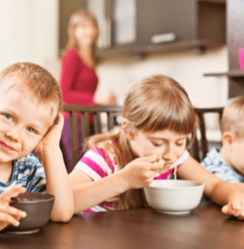 kids eating soup