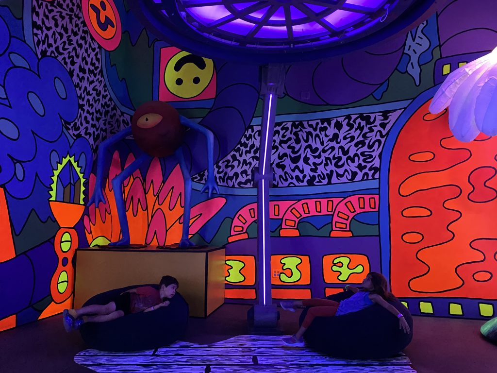 optical illusion room