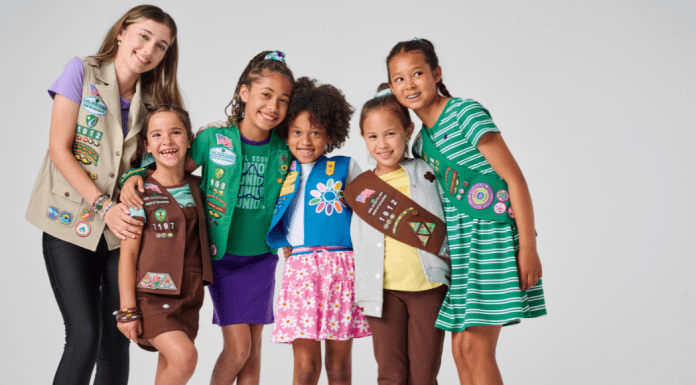 There’s Nothing Like Girls Scouts! girl scouts and mom