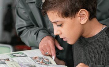 Let’s Talk Dyslexia: What Every Houston Mom Should Know child reading with woman pointing to words