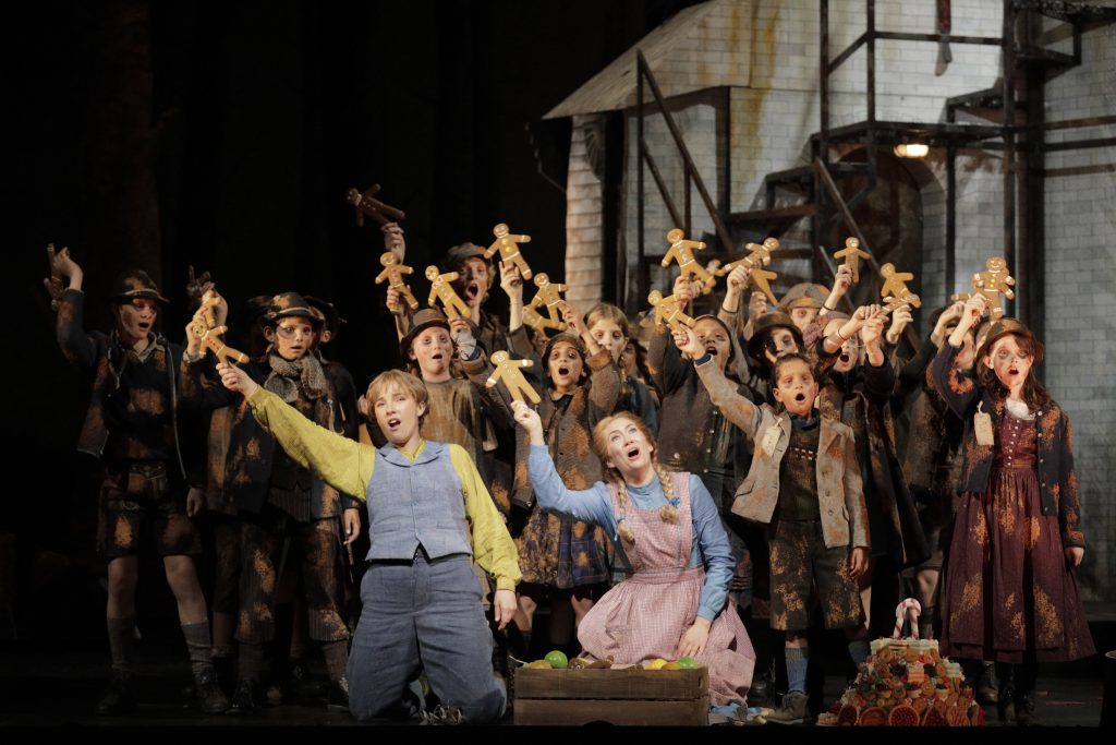 Hansel and Gretel actors on stage
