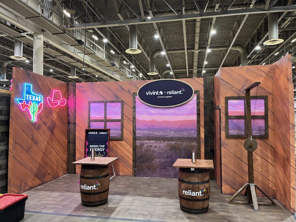 rodeo phone charging stations